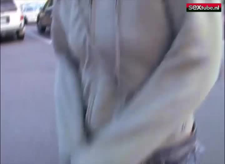 Geile slet lokt hem voor anale seks