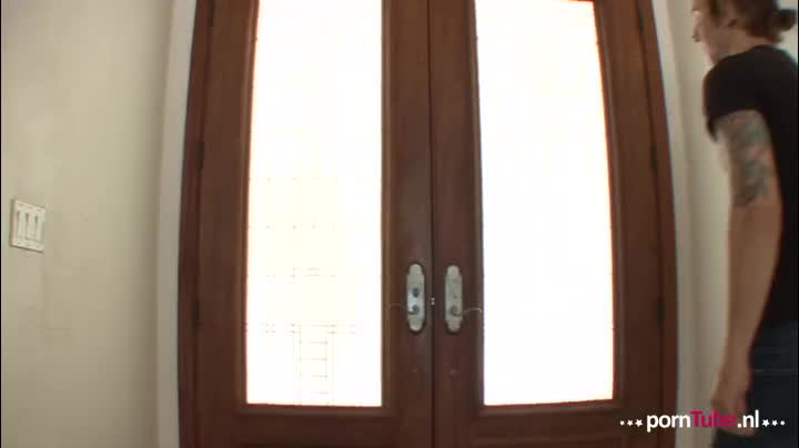 Haar ouders willen Mr. Ellis gegaan, maar Alice onmogelijk maakt.