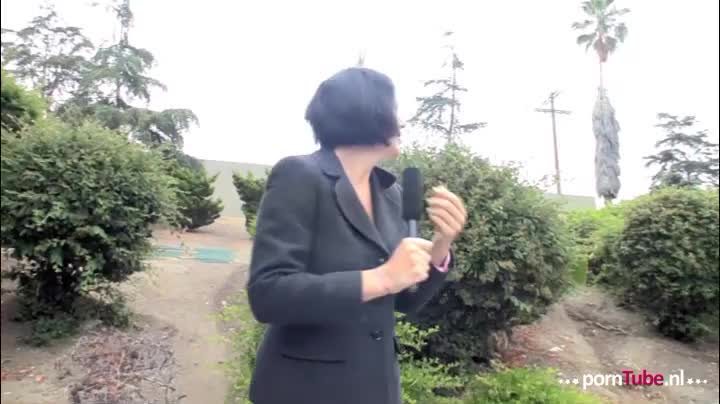 Opdringerige reporter geneukt