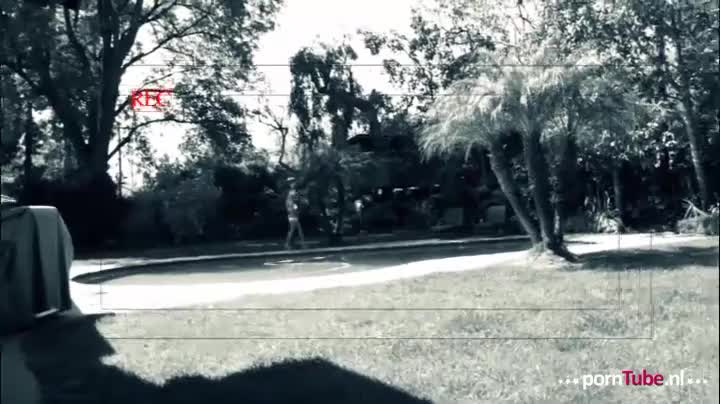 Valerie stiekem keek en filmde