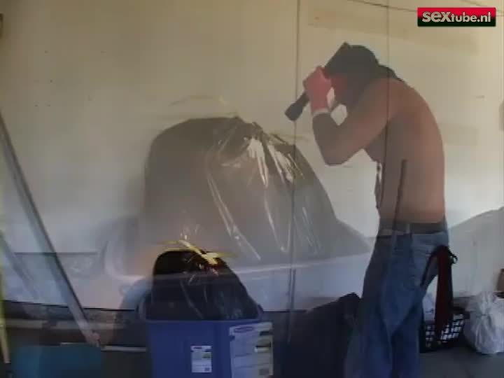 Onderdanige brunette wordt ruw anale afgebakende