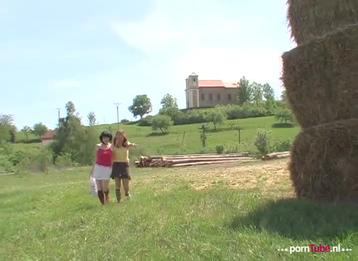 Sletten spelen met elkaars kutje