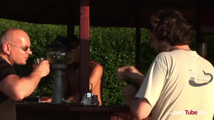 Cougar krijgt cum shot